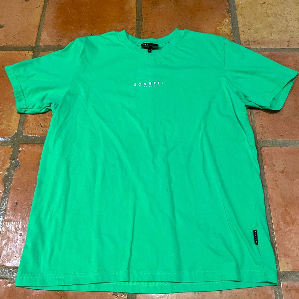 Sonneti London tee
